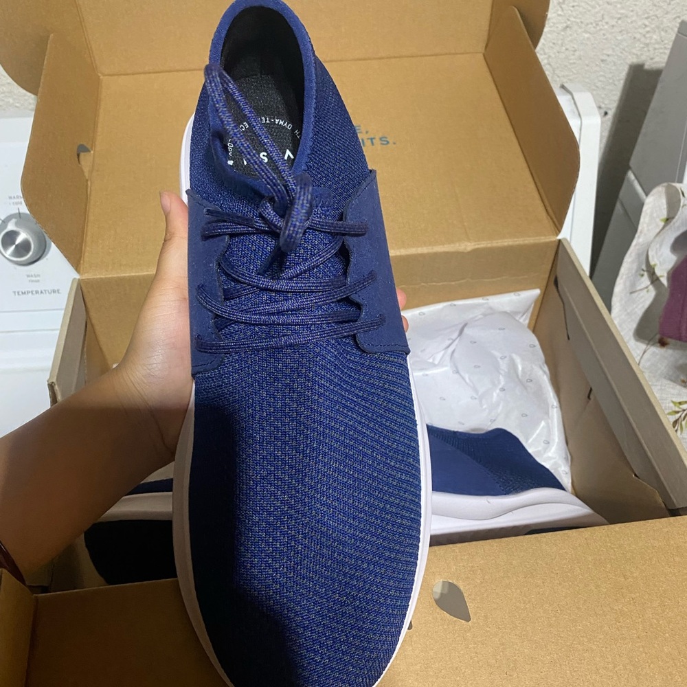 VESSI men’s navy shoes size 12